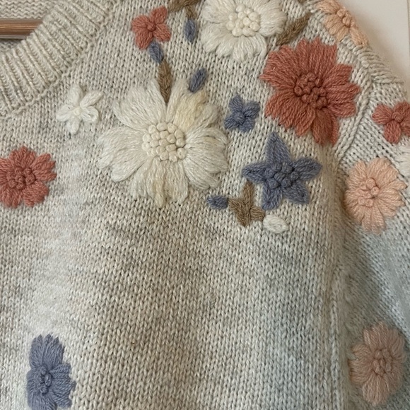 Ava & viv floral sweater - Picture 2 of 5